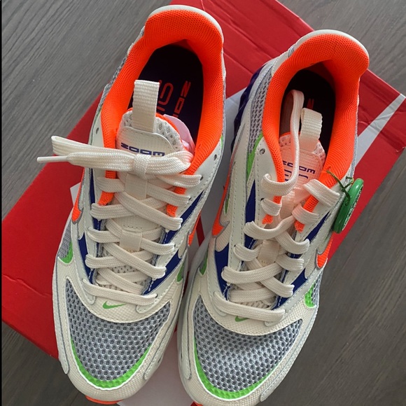 NWT & Box Nike Zoom Air Fire Women's Shoe (7.5) - Picture 3 of 6